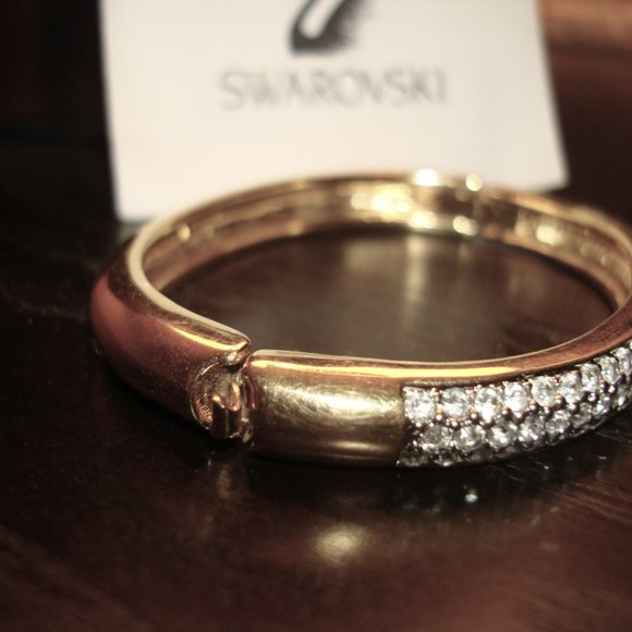 Vintage authentic Swarovski crystal cuff bracelet & dangle earring set - Picture 13 of 14